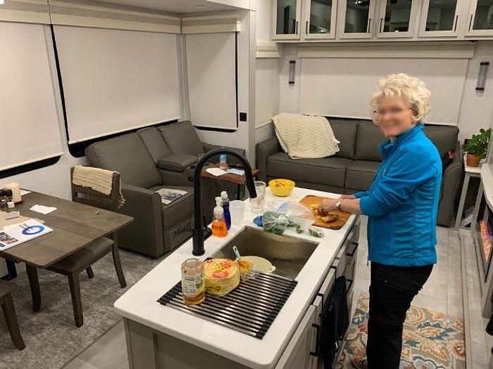 Used 2022 Palomino Columbus C Series 299RLC