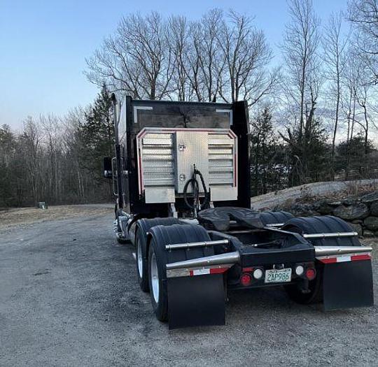 Used 2015 Peterbilt 579