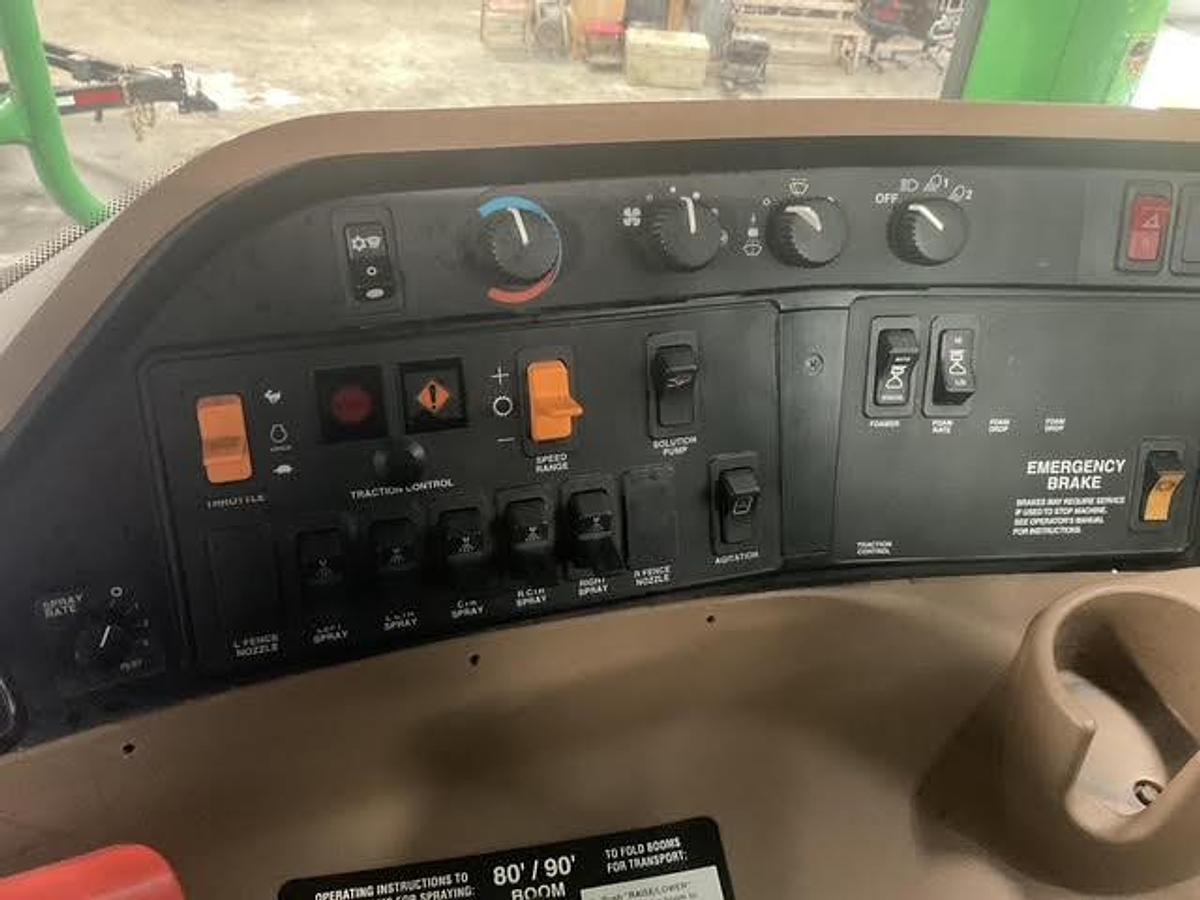 Used 2001 John Deere 4710 Self Propelled Sprayer