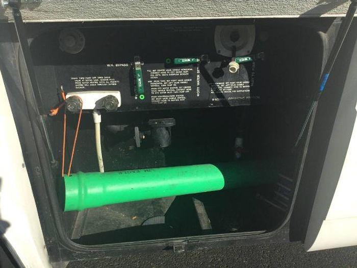 Used 2002 National Dolphin 5320