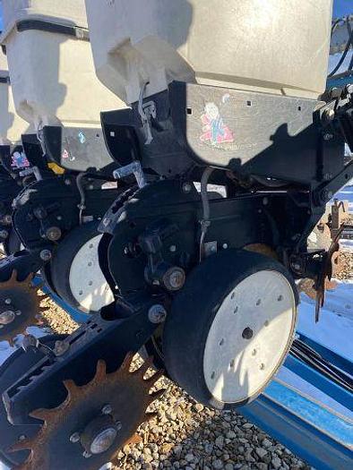 Used 2020 KINZE 3600 Planter