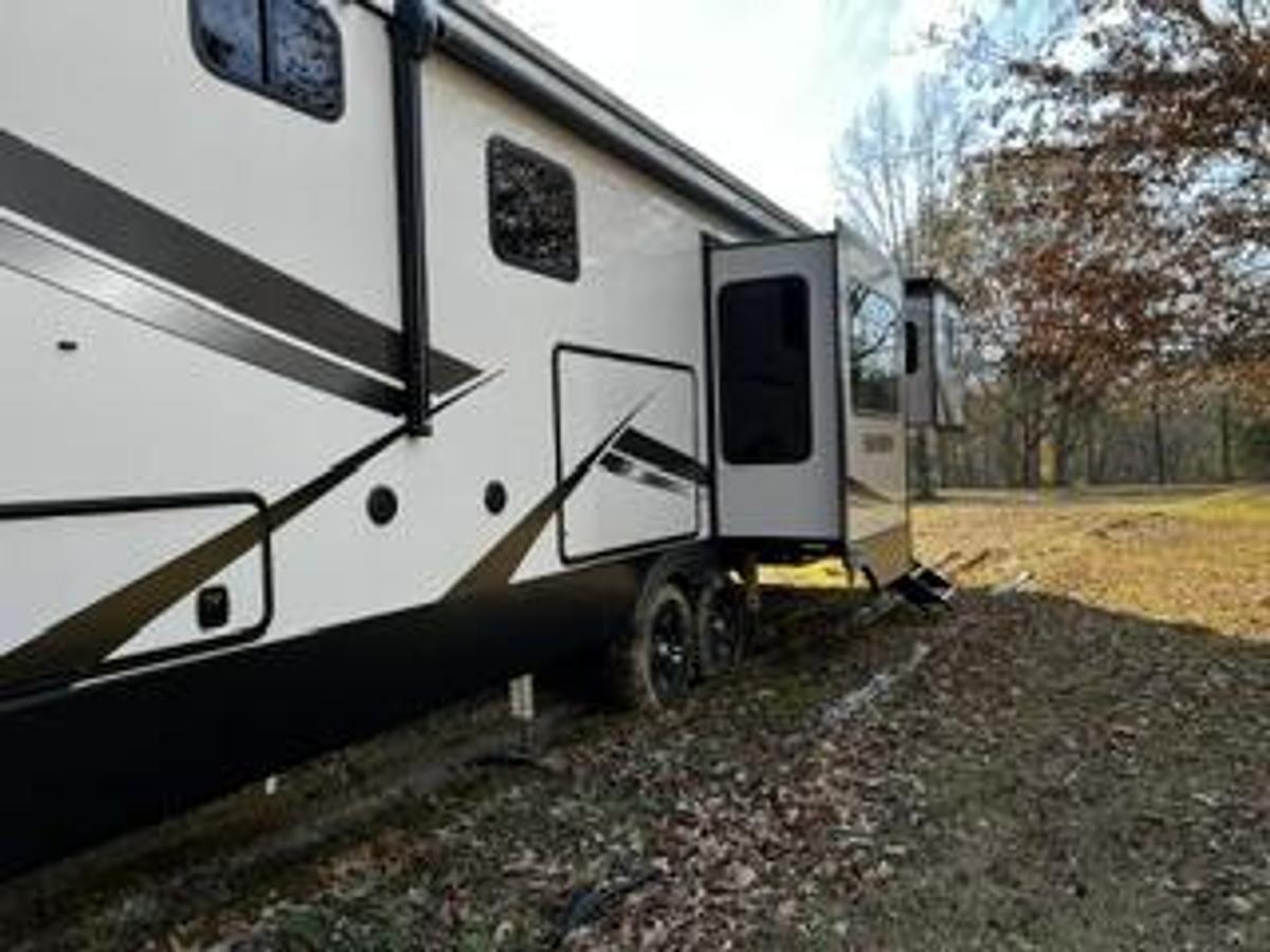 Used 2021 Forest River Sierra Luxury 391FLRB
