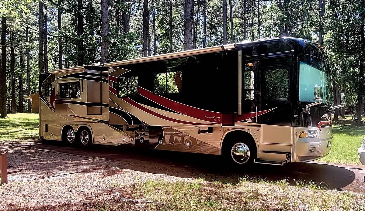 Used 2009 Country Coach Allure 470