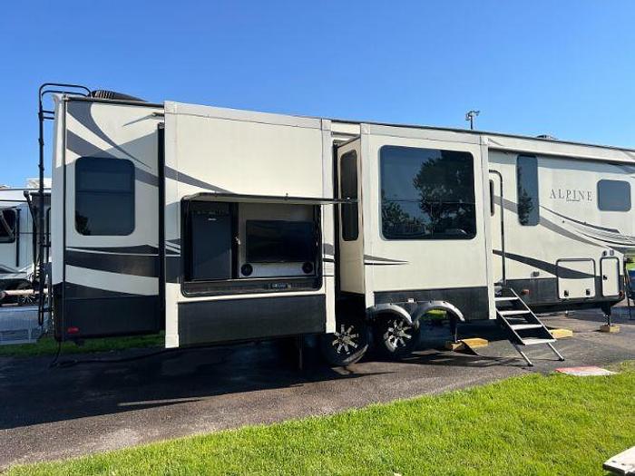 Used 2019 Keystone Alpine 3500RL