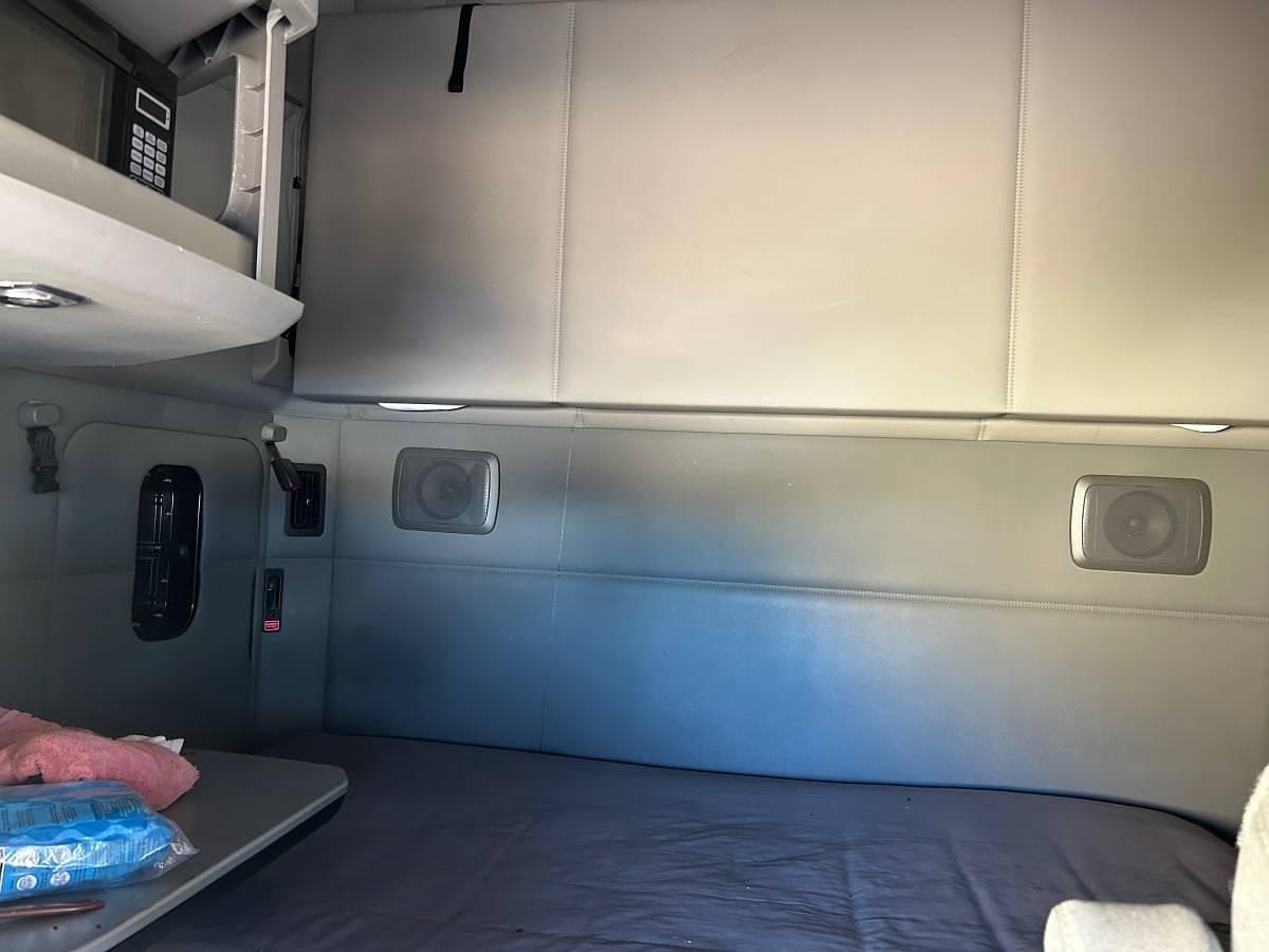 Used 2020 Kenworth T680 Sleeper Semi Truck