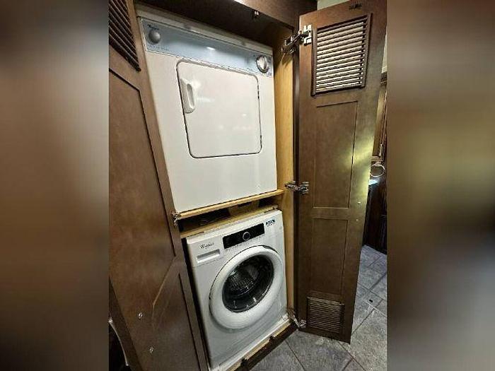 Used 2019 Newmar Ventana 4369