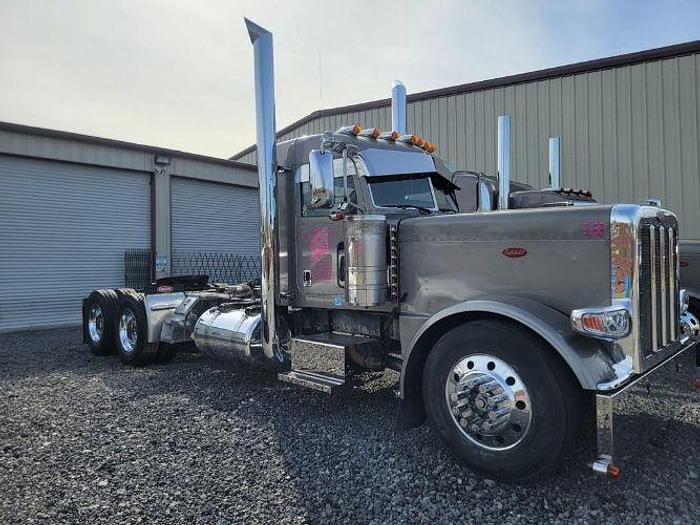 Used 2014 Peterbilt 389