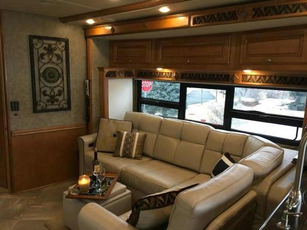 Used 2016 Winnebago Journey 40R Diesel Pusher
