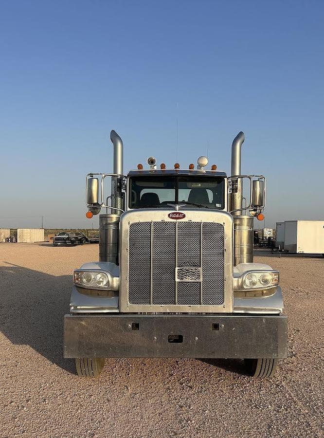Used 2020 Peterbilt 389 Day Cab