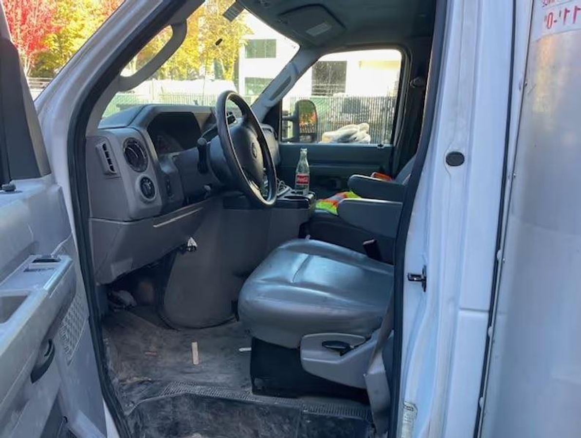 Used 2018 Ford E350 Super Duty Cutaway Box Truck