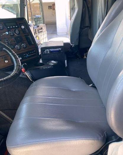 Used 1995 Freightliner FLB112