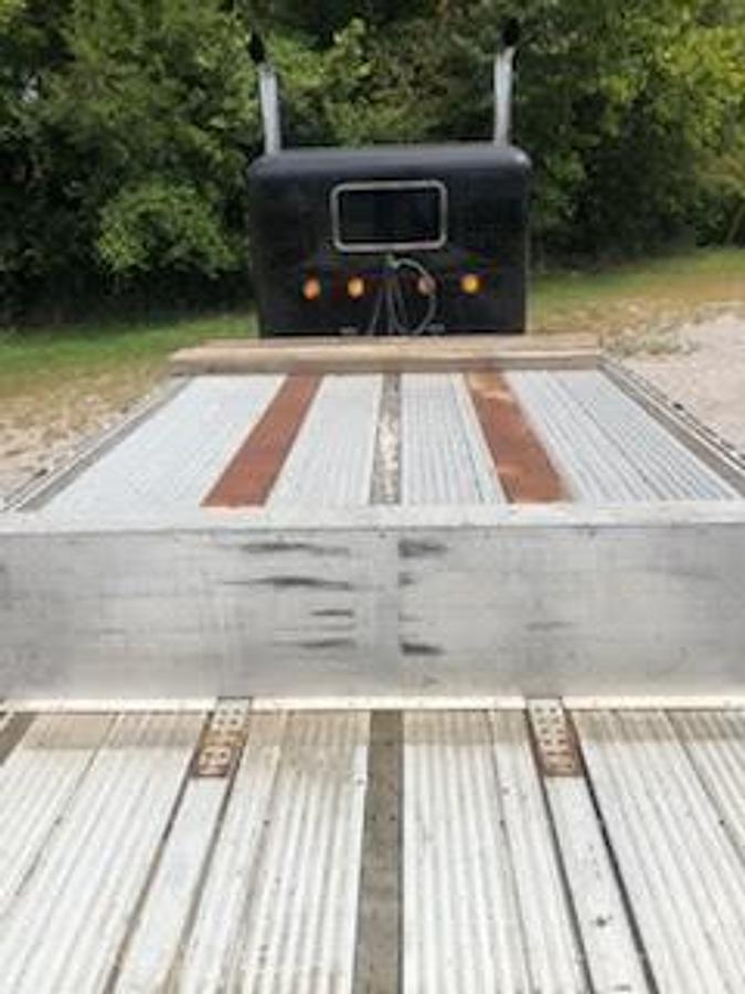 Used 2010 Reitnouer Step Deck Trailer