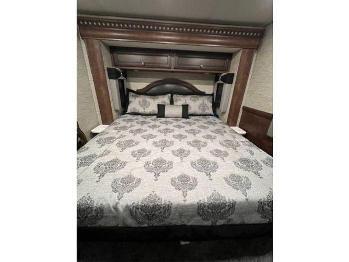 Used 2018 Newmar Bay Star 3113