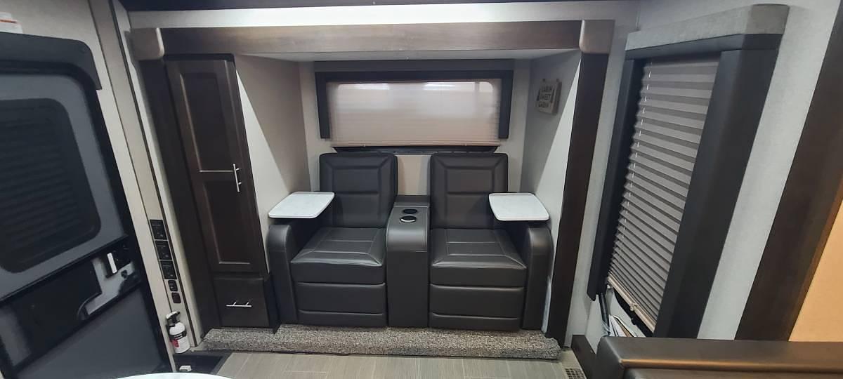 Used 2021 Adventurer Eagle Cap 1165