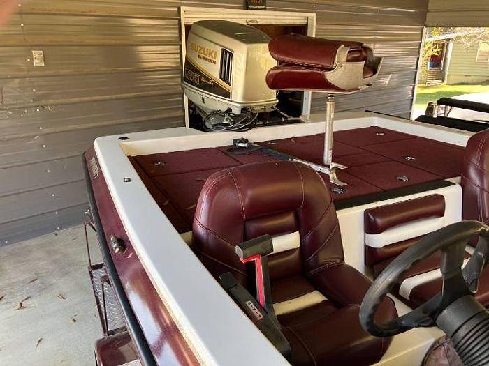 Used 2003 18 Foot Bumble Bee Bass Boat