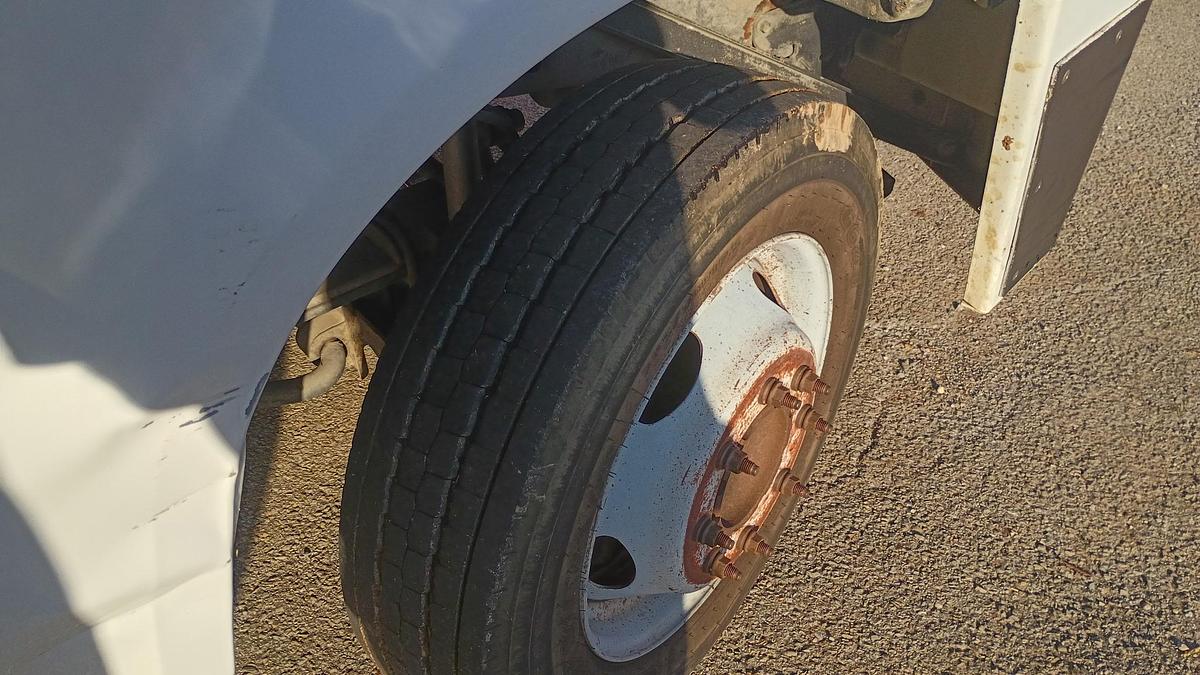 Used 2002 Ford F450 Recover Truck with Boom