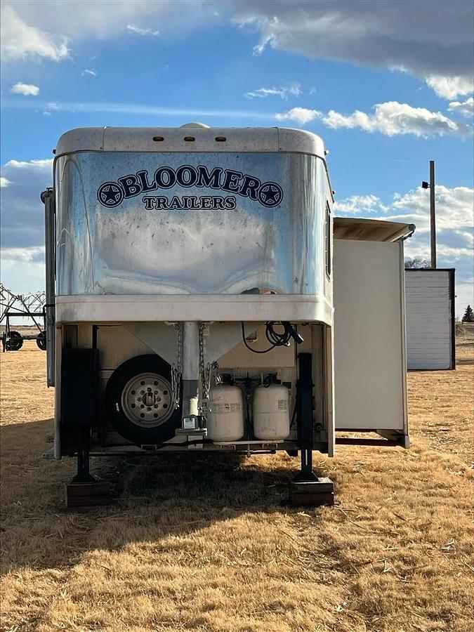 Used 2004 Bloomer 3 Horse