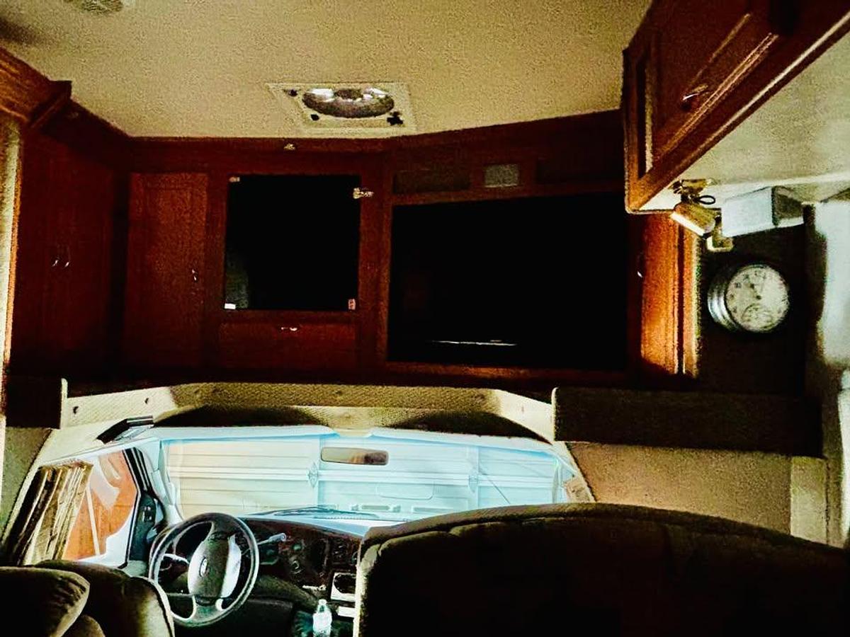 Used 2004 Bigfoot 30MH29SL Class C Motorhome