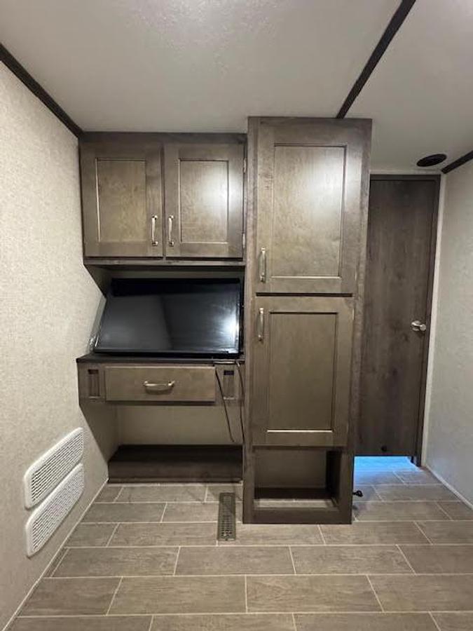 Used 2020 Keystone Montana High Country 385BR Fifth Wheel