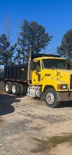Used 2005 Mack CHN613