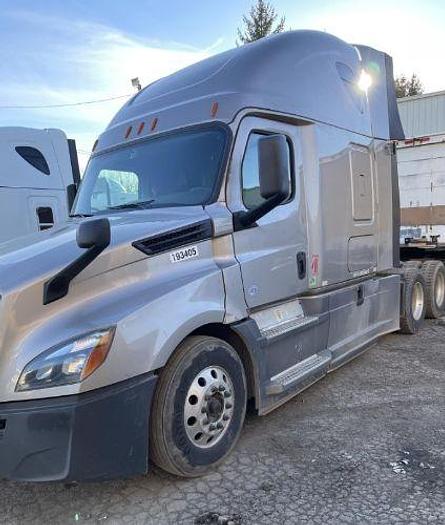 Used 2019 Freightliner CASCADIA 126