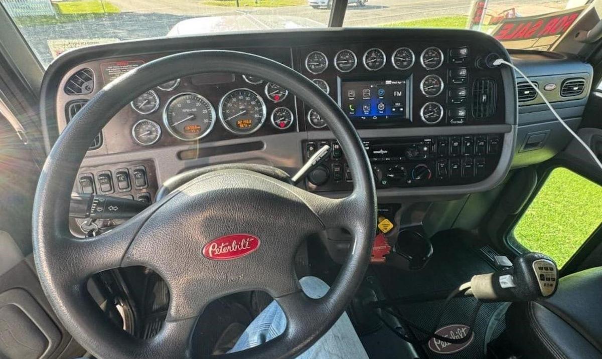 Used 2020 PETERBILT 389 Sleeper Semi Truck