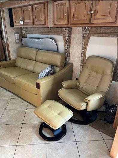 Used 2012 Winnebago Adventurer 37F