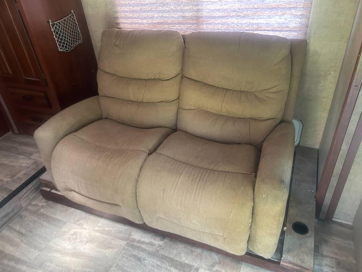 Used 2016 Forest River Sunseeker 2290S