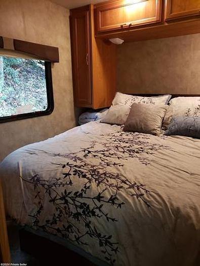 Used 2016 Fleetwood Flair 26E