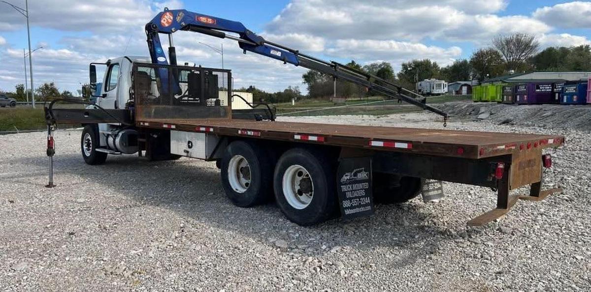 Used 2016 PM 15.5 MOUNTED ON 2016 FREIGHTLINER BUSINESS CLASS M2 106