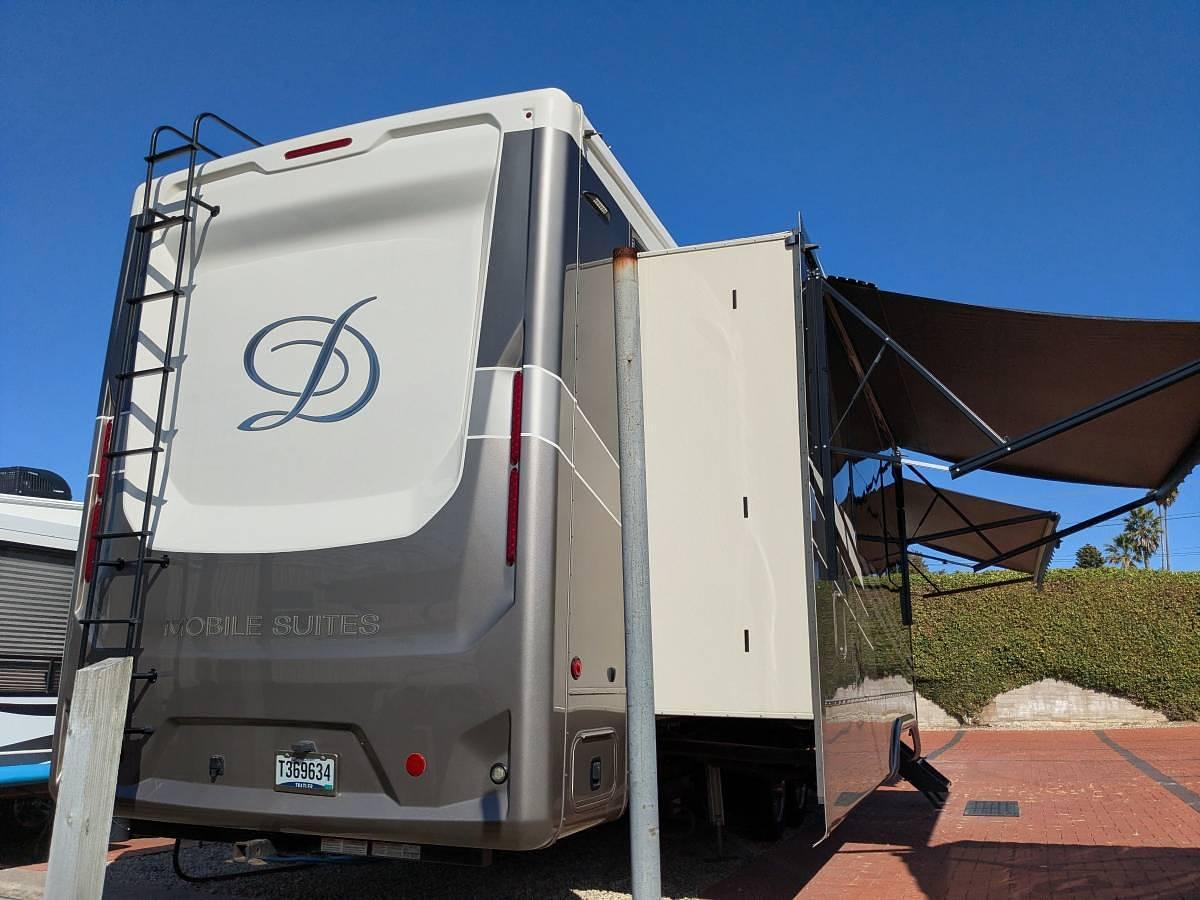 Used 2021 DRV Mobile Suites 41RKDB4