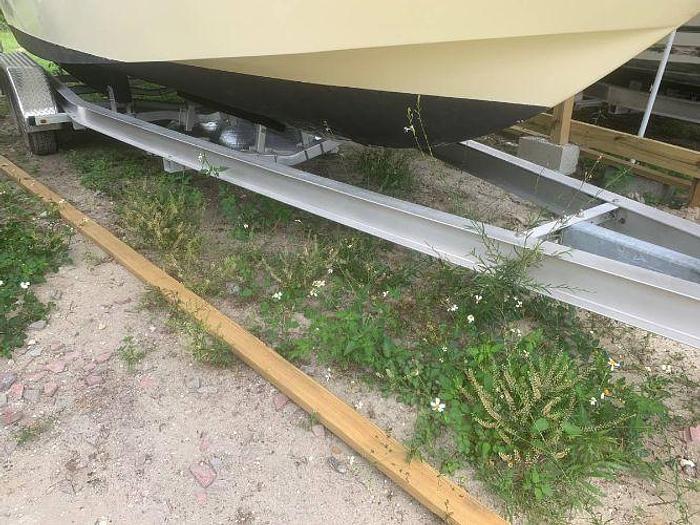 Used 1989 Larson Center Console Powerboat