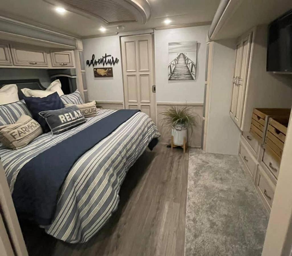 Used 2021 Newmar Kountry Star 3709 Class A Motorhome