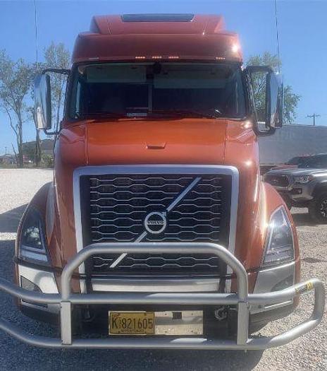 Used 2023 Volvo VNL64T860