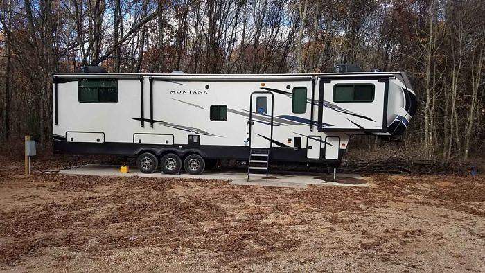 Used 2021 Keystone Montana 383TH