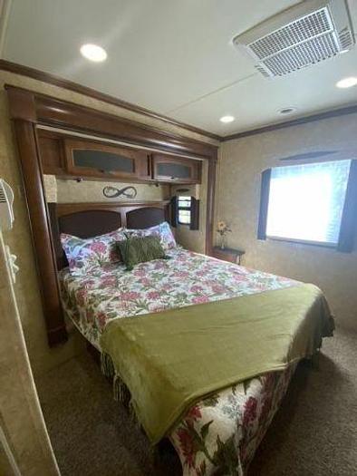 Used 2012 Jayco Seneca 36FK