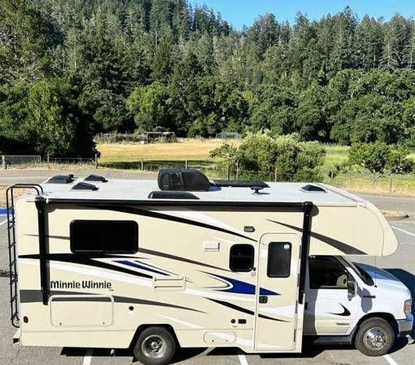 Used 2020 Winnebago Minnie Winnie 22R