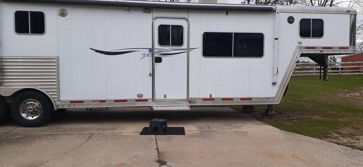 Used 2003 Featherlite 3 Horse Trailer w/LQ