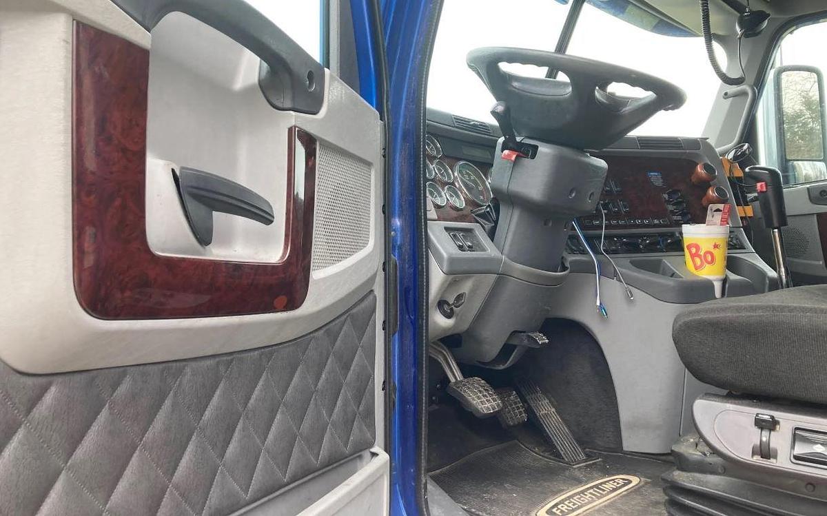 Used 2014 Freightliner Coronado Sleeper Semi Truck