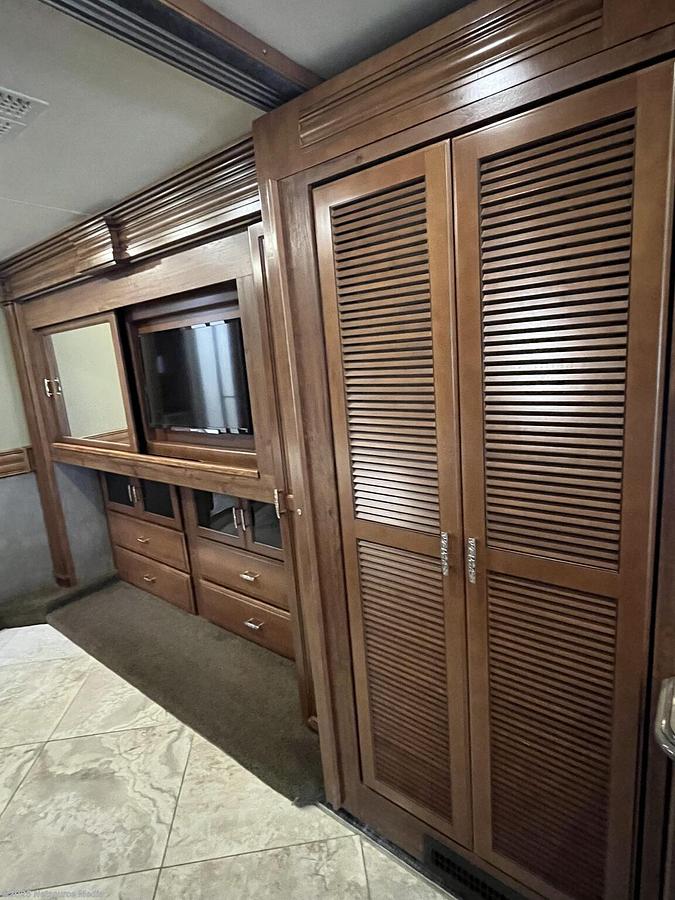 Used 2014 Fleetwood Discovery 40E Class A Motorhome