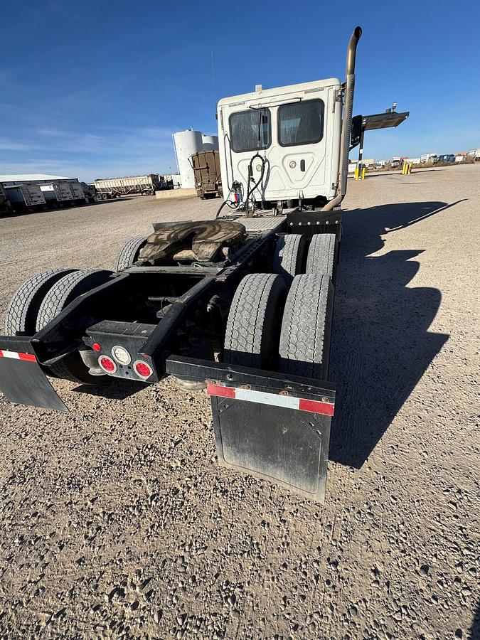 Used 2020 Freightliner Cascadia 126