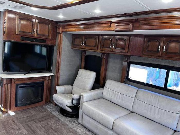 Used 2018 Holiday Rambler Navigator 38F