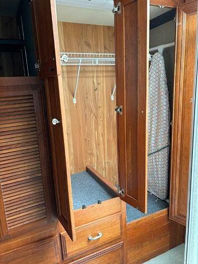 Used 2008 Fleetwood Revolution LE 40E