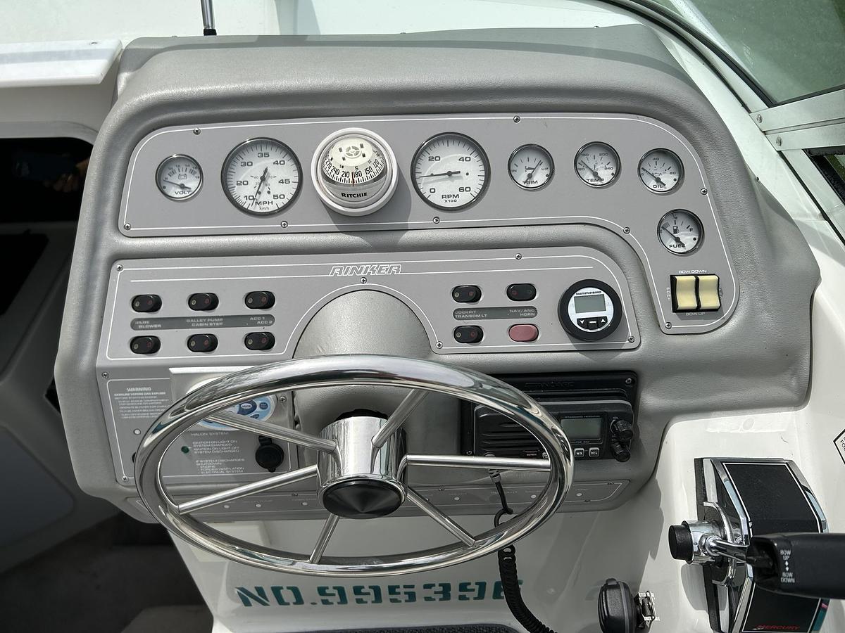 Used 1993 Rinker Fiesta Vee 260 Cruiser