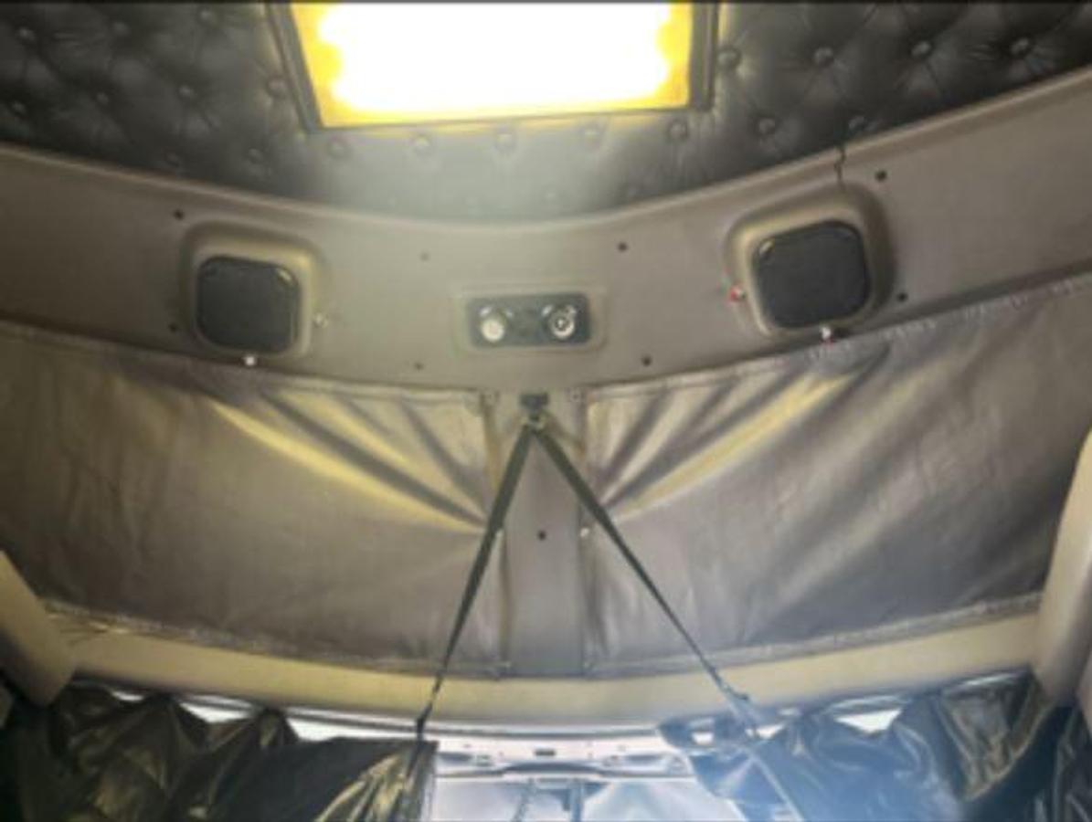 Used 2004 Kenworth W900 Conventional Sleeper Semi