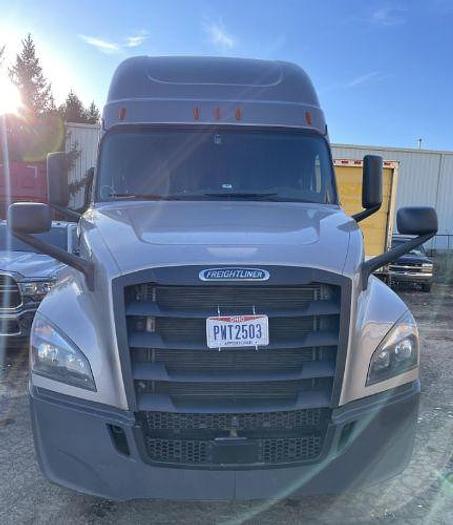 Used 2019 Freightliner CASCADIA 126
