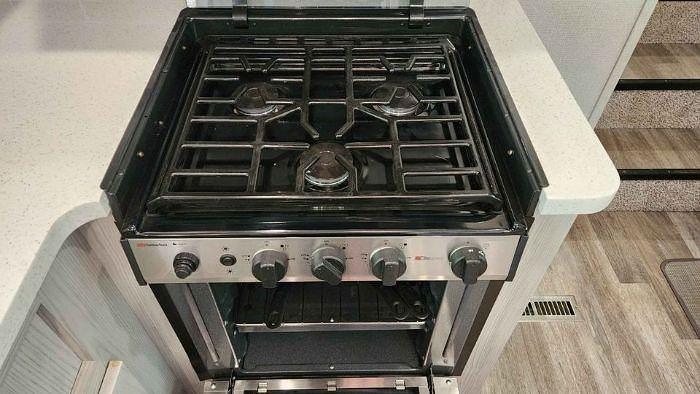 Used 2021 Keystone Montana 383TH