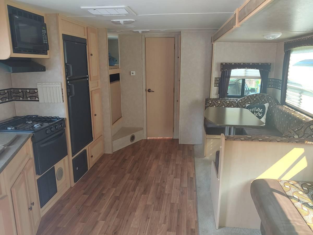 Used 2012 Cruiser RV Shadow Cruiser 260BHS Travel Trailer