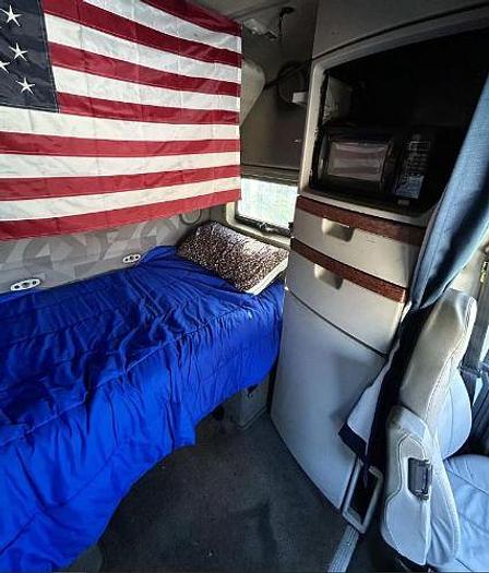 Used 2007 Volvo VNL64T730