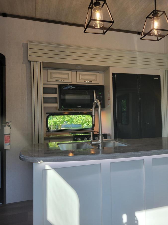 Used 2022 Keystone Cougar 364BHL